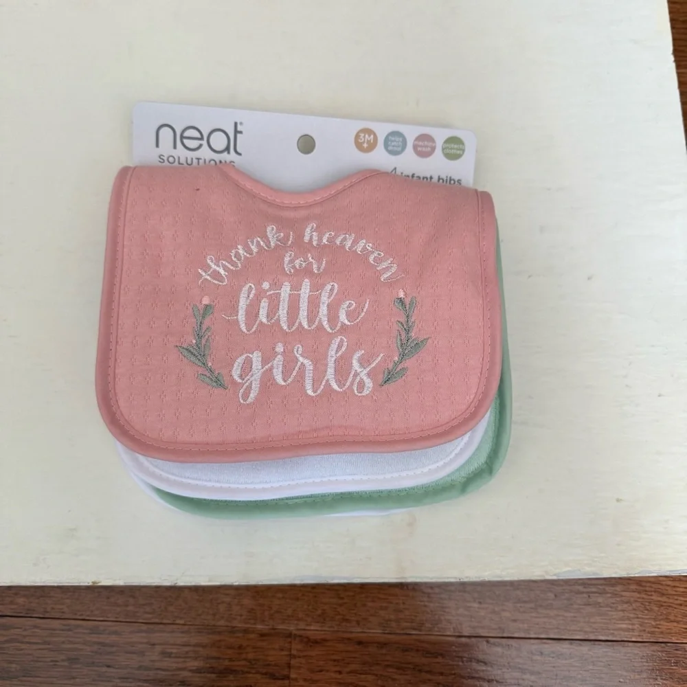 Little Dreamer Green Bib